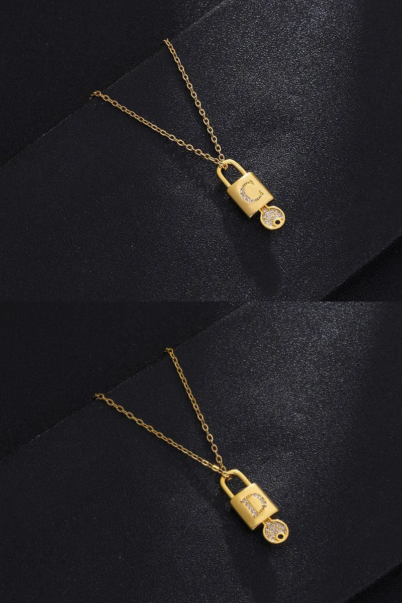 ALPHABET INITIAL PANDANT NECKLACE