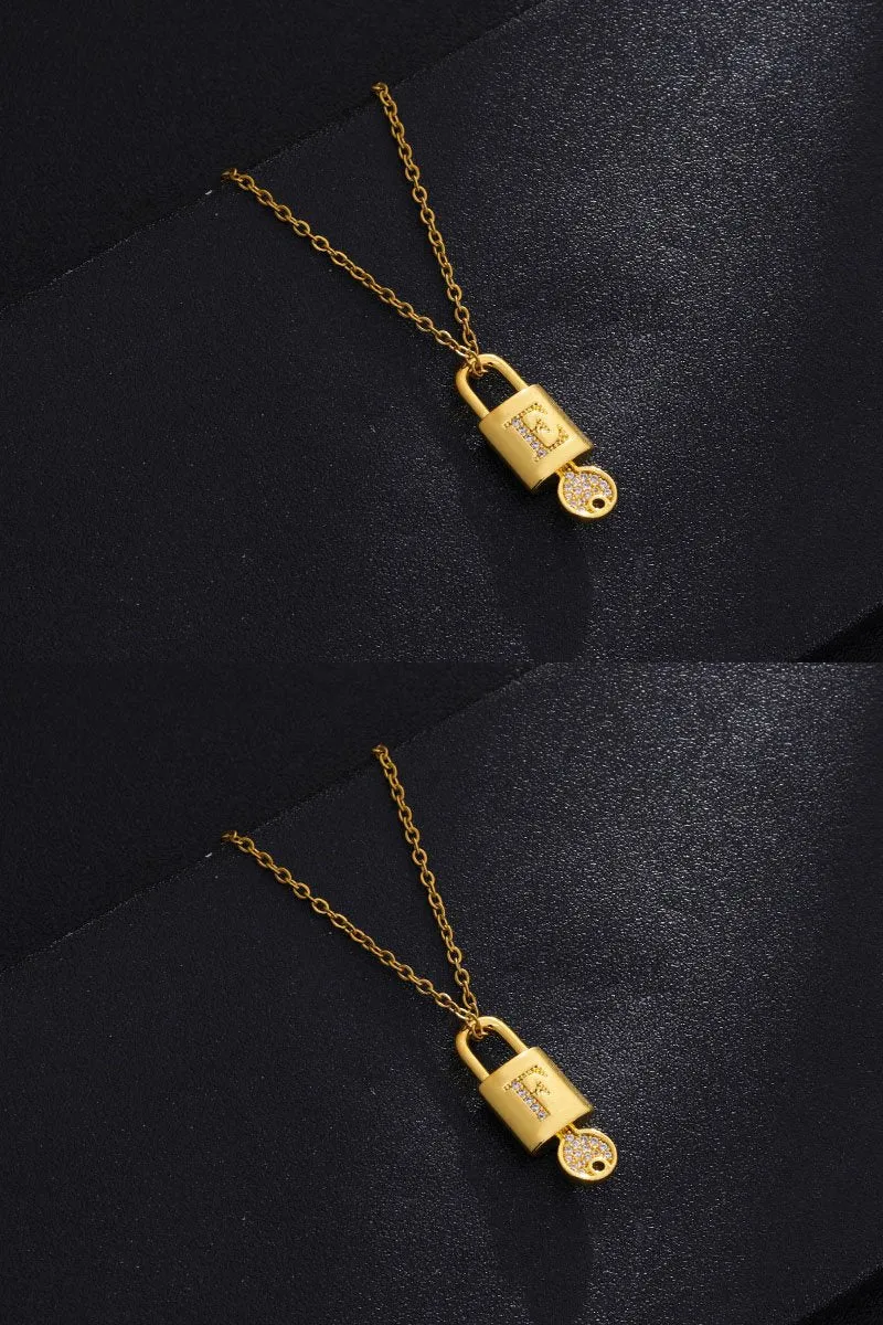 ALPHABET INITIAL PANDANT NECKLACE