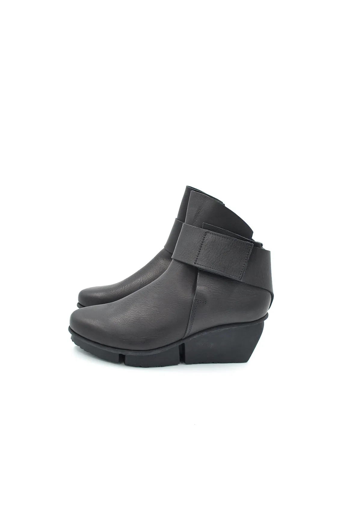 "ACE" ANKLE BOOTS