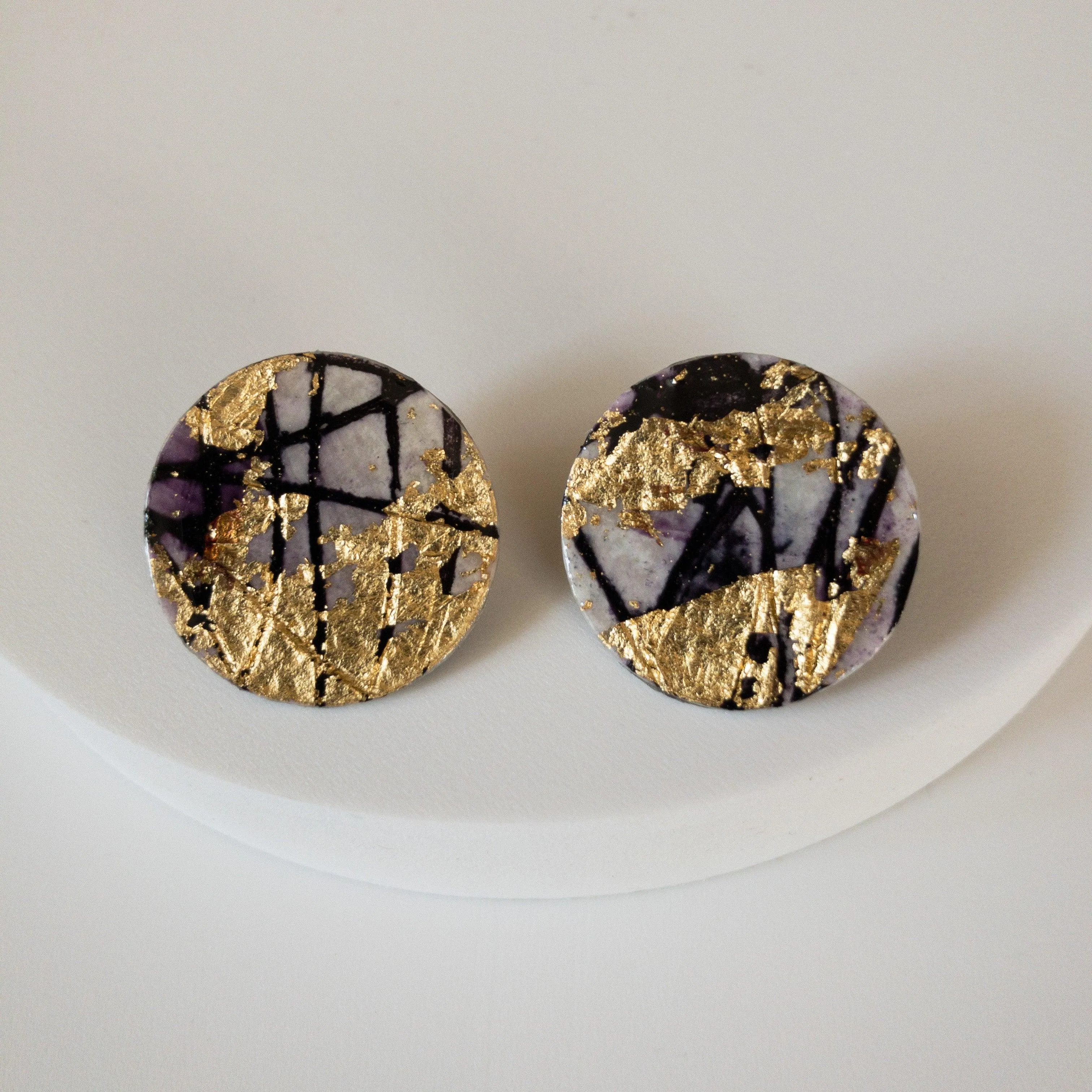 Ró Stud Earrings